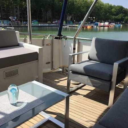Houseboat In For 6 - Cadaques Ботель *