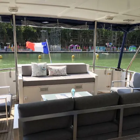 Houseboat In For 6 - Cadaques Ботель *
