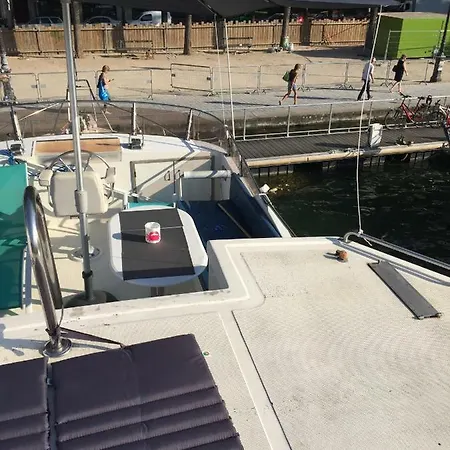 Ботель Houseboat In For 6 - Cadaques *